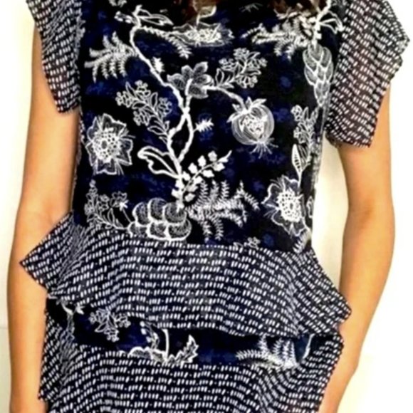 Size XS: Hybrid Tiered Ruffle Blouse Style 5355 - Picture 2 of 4